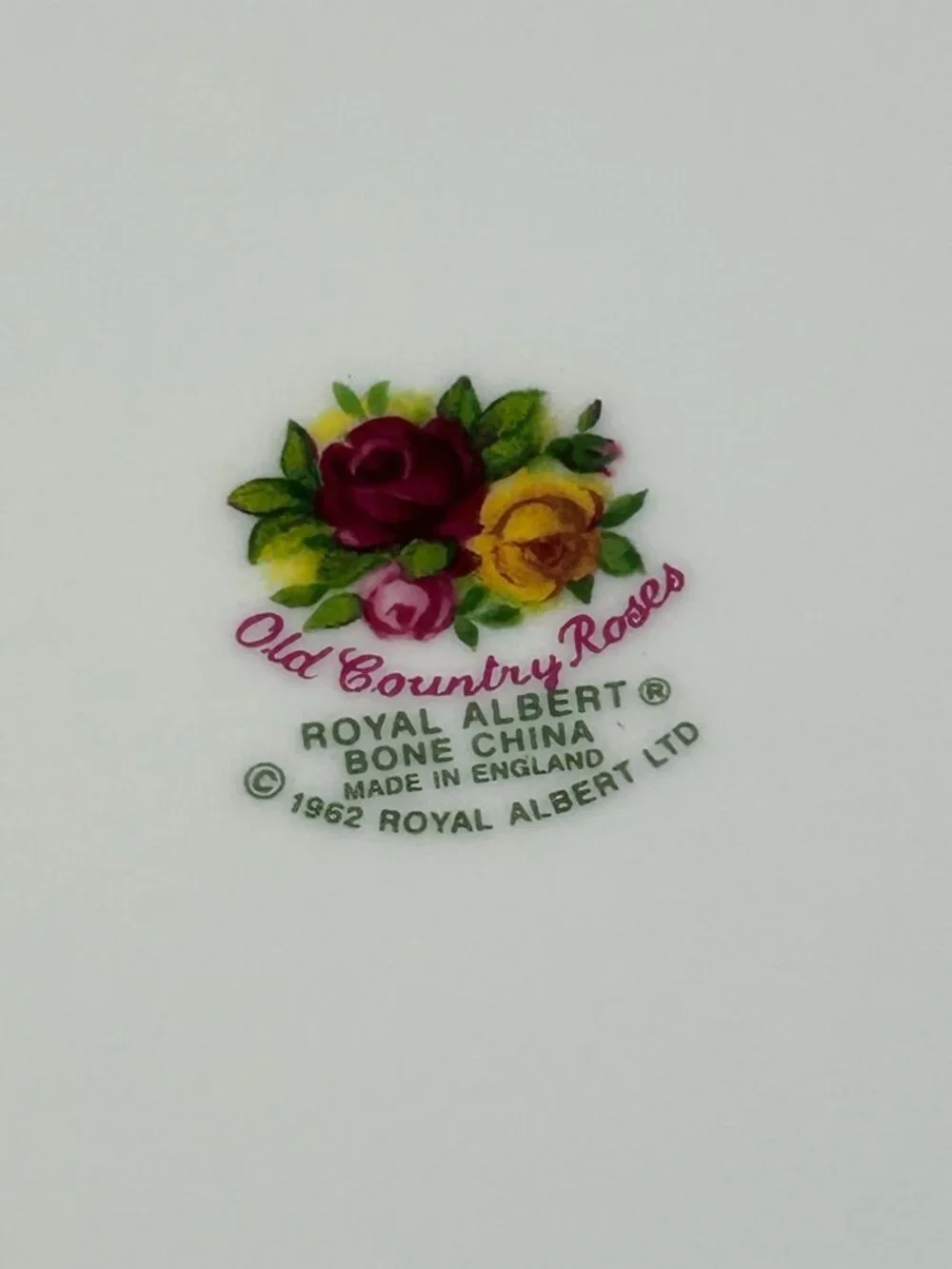 Royal Albert Old Country Roses Dinner Plate 10.25